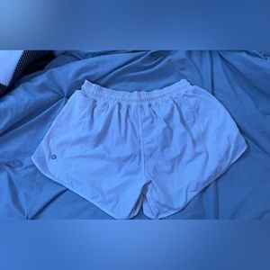 Lululemon Hotty Hot Low-Rise Lined Short 2.5"